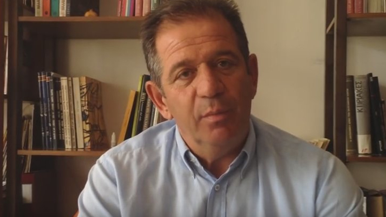 Διέκοψε την ομιλία γιατί έχασε το κείμενο