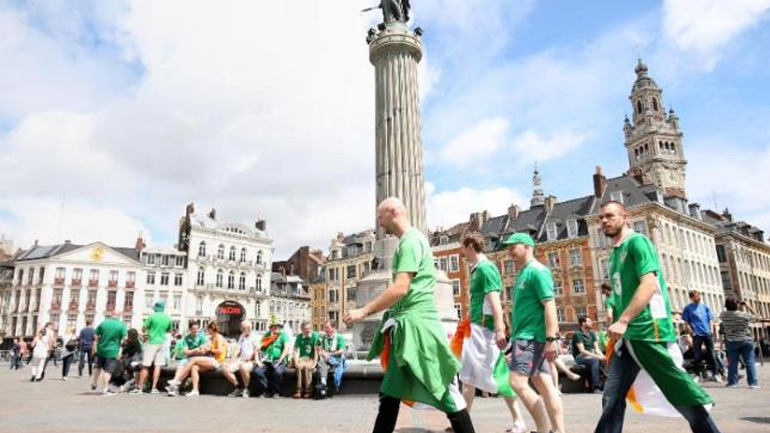 Πήραν το μετάλλιο του Παρισιού οι Ιρλανδοί φίλαθλοι!