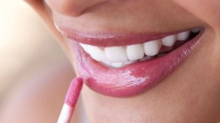 Φτιάξτε το δικό σας καλοκαιρινό lip gloss!