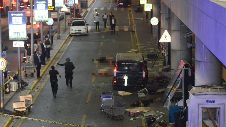 Συγκλονιστική μαρτυρία: «Είδα τρομοκράτες να πυροβολούν κατά πολιτών»