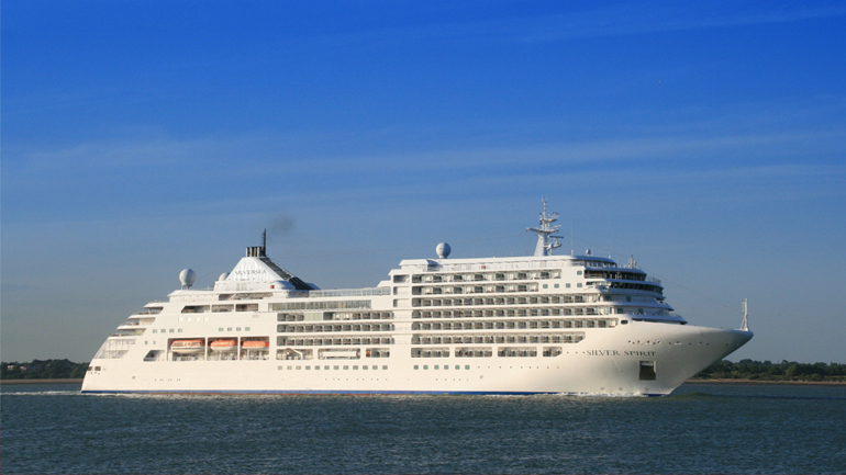 Στο λιμάνι της Μύρινας το «Silver Spirit»