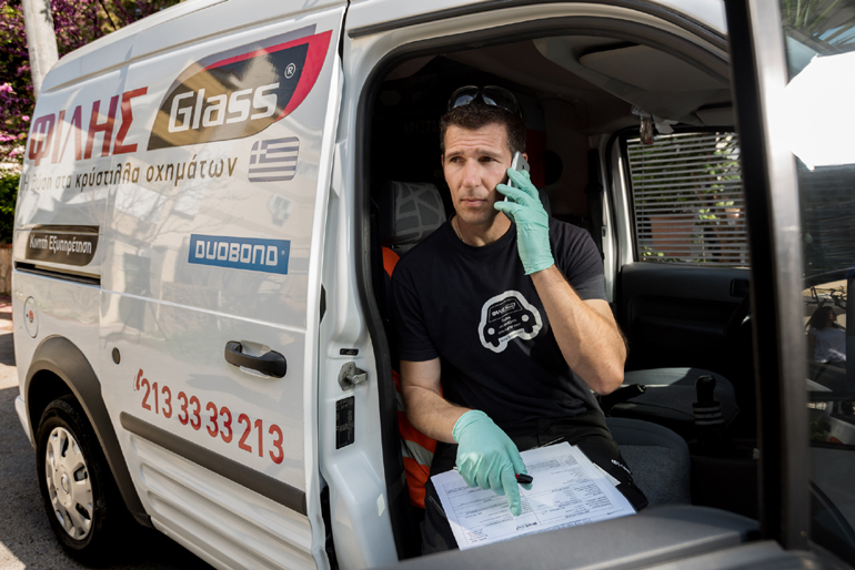 Με ένα τηλεφώνημα το κινητό συνεργείο έρχεται στο χώρο που επιθυμεί ο πελάτης