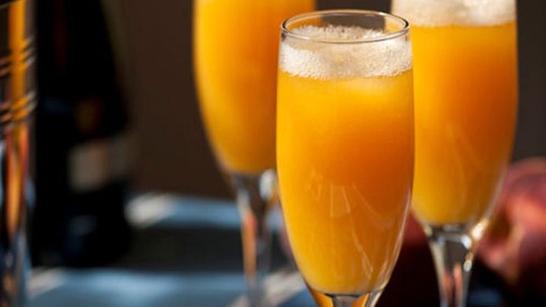 Καλοκαιρινό mango bellini!