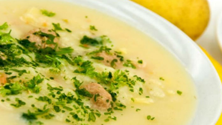 Νόστιμη σούπα με λάχανο και ρύζι