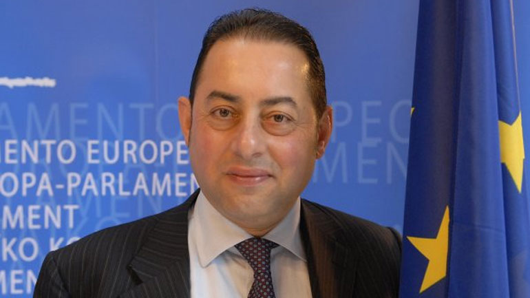 O Πιτέλα διαψεύδει τα «Νέα» για την υποτιθέμενη απαξιωτική αναφορά του στον Τσίπρα