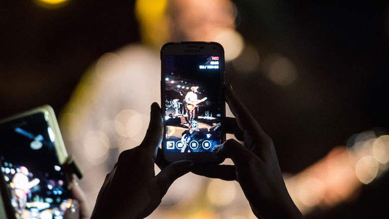 Πατέντα της Apple σάς απαγορεύει να μαγνητοσκοπήσετε συναυλία με το κινητό σας