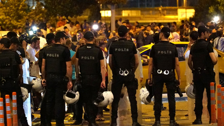 Ανεβαίνει ο αριθμός των νεκρών από την επίθεση στο αεροδρόμιο Ατατούρκ