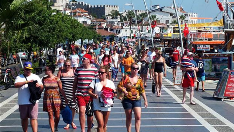 Ρωσία: Ομαλοποιείται η τουριστική κίνηση προς την Τουρκία