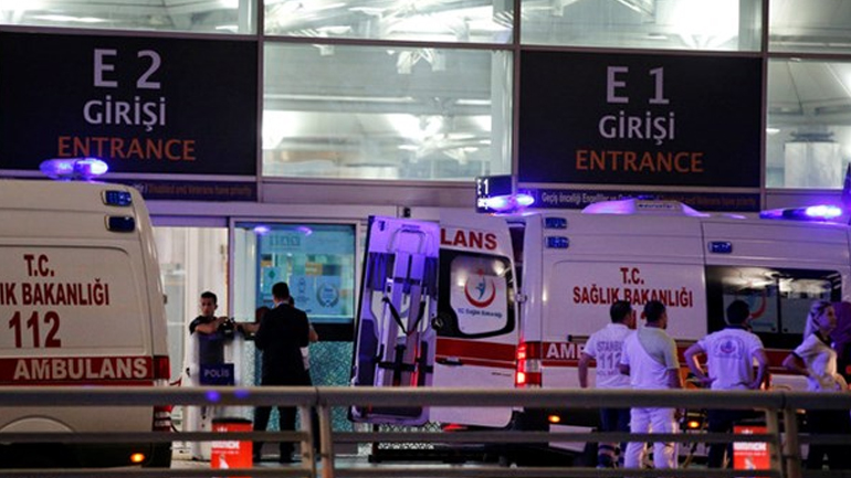 Τουρκία: 17 ύποπτοι για την επίθεση στο αεροδρόμιο θα παρουσιαστούν στο δικαστήριο Τουρκία: 17 ύποπτοι για την επίθεση στο αεροδρόμιο θα παρουσιαστούν στο δικαστήριο