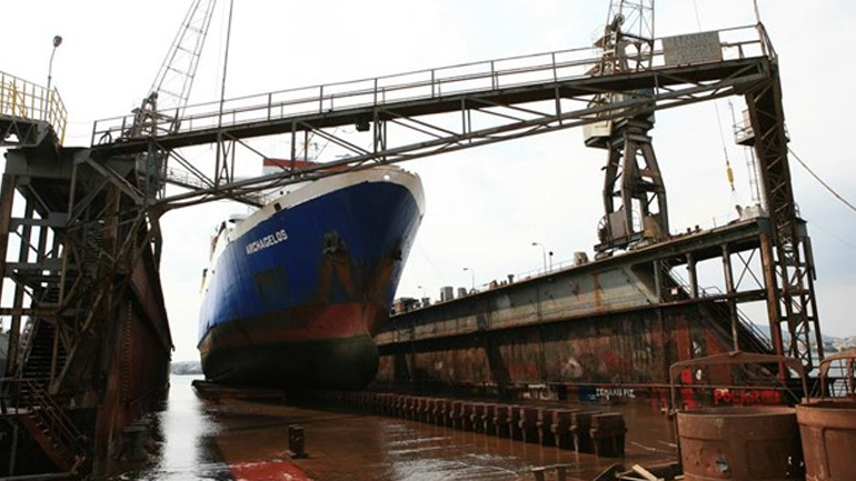 Τραυματίστηκε εργάτης σε δεξαμενή του ΟΛΠ στο Πέραμα