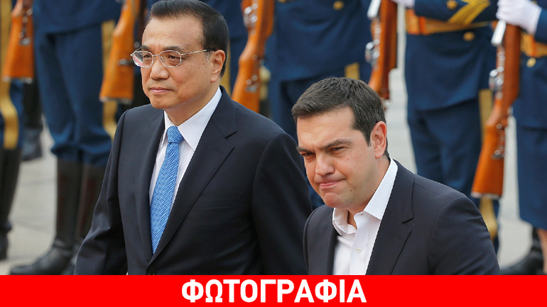 Ο Κινέζος πρωθυπουργός πέταξε τη… γραβάτα!