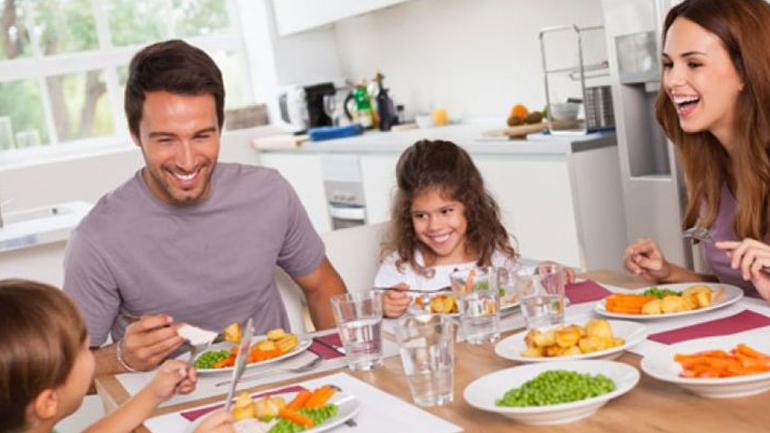 Πέντε λόγοι που η οικογένεια πρέπει να τρώει μαζί