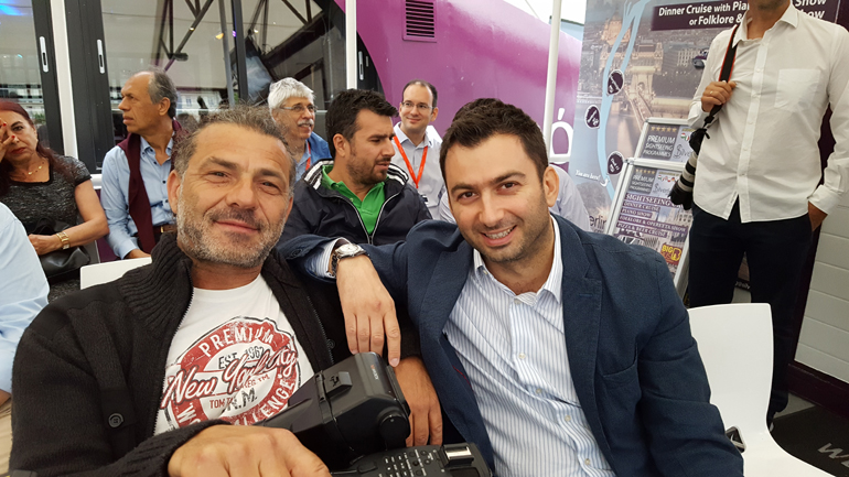 Ο Θεοδόσης Τζαβάρας είναι συνεργάτης επί σειρά ετών του zougla.gr αλλά  και των τηλεοπτικών εκπομπών Ζούγκλα και Κίτρινος Τύπος...