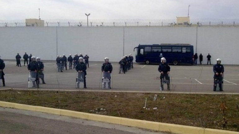 Συλλήψεις και εντοπισμός αυτοσχέδιων όπλων μετά τη συμπλοκή στις φυλακές Δομοκού