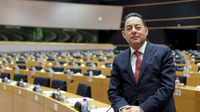 Ομαδικά πυρά εναντίον Σόιμπλε στο Ευρωκοινοβούλιο