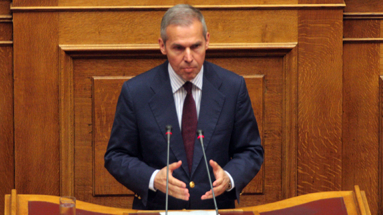 «Μην μου κουνάτε το χέρι»