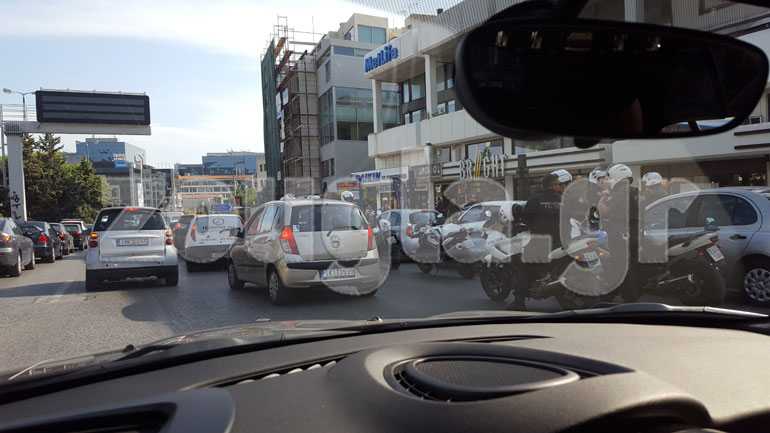 Συγκέντρωση έξω από τα γραφεία της Χρυσής Αυγής στο Μαρούσι