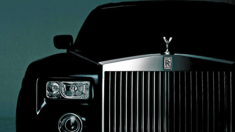 Ανεβάζει τον πήχη η Rolls Royce