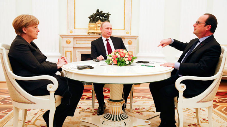 Μέρκελ, Πούτιν και Ολάντ συζήτησαν για πολιτική λύση στην ουκρανική κρίση
