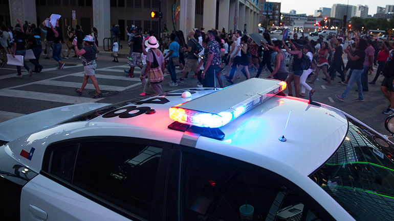 Για πέντε μέρες θα κυματίζουν μεσίστιες οι σημαίες στις ΗΠΑ