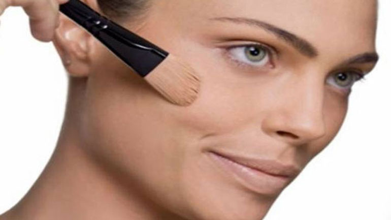 3 μυστικά για να διαλέξεις τη σωστή απόχρωση foundation!