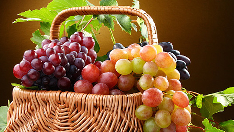 Ιαπωνία: Τσαμπί σταφύλια πουλήθηκε αντί 10.000 ευρώ