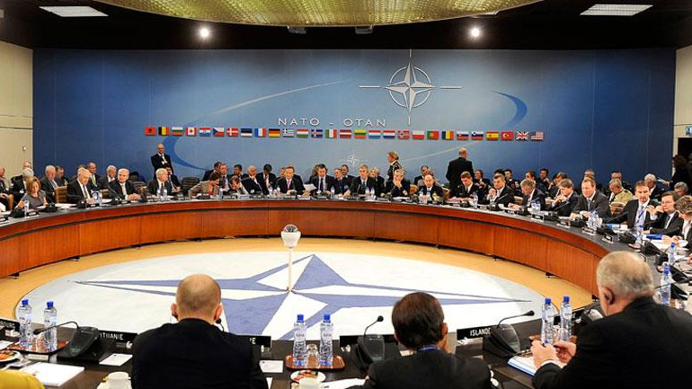 Deutsche Welle: Διάλογος με τη Ρωσία παρά τη στρατιωτική ενίσχυση