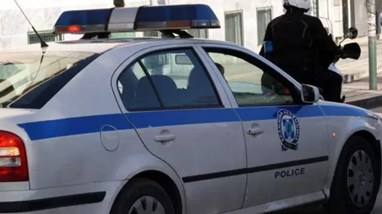 Με πρόφαση τροχαίου της κόρης της απέσπασαν 5.000 € από ηλικιωμένη