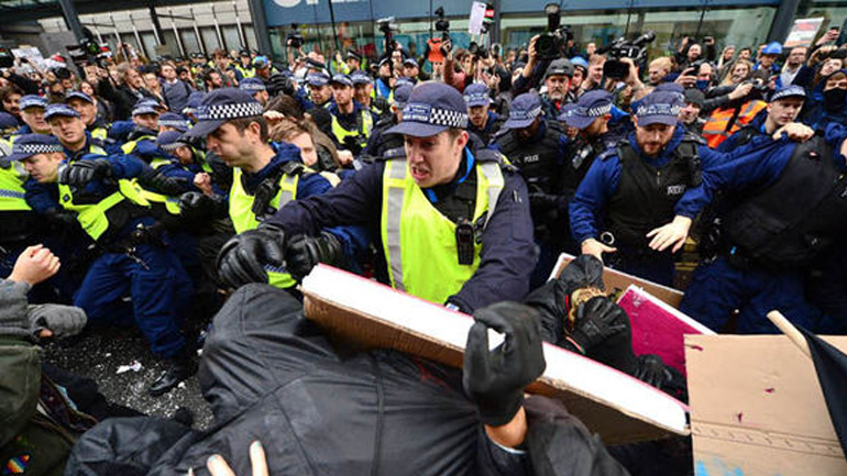 Διαδηλώσεις κατά της αστυνομικής βίας στο Λονδίνο