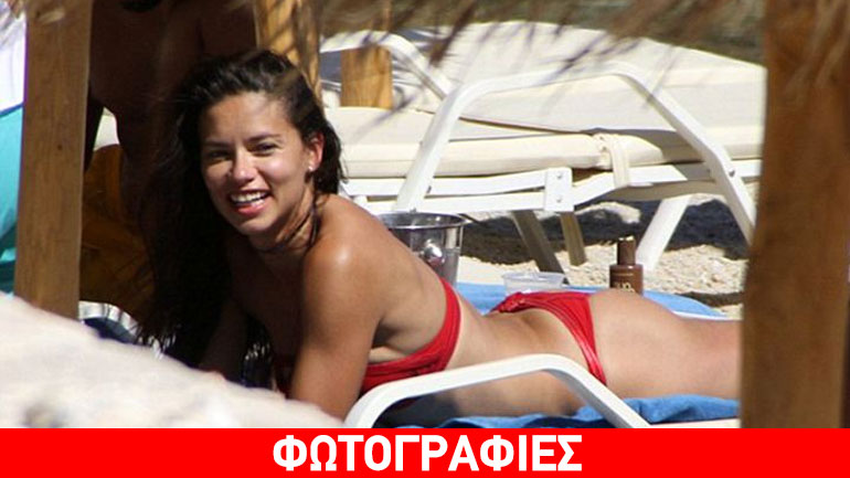 Adriana Lima: Αναστατώνει τη Μύκονο με το μικροσκοπικό κόκκινο μπικίνι της!