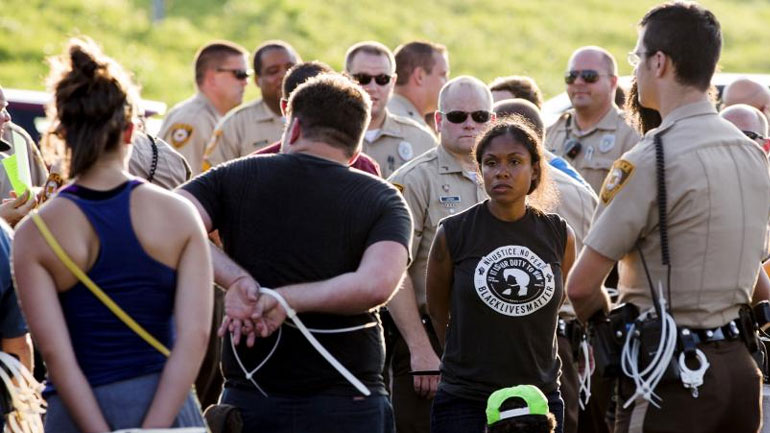 Συστάσεις από ΗΑΕ, Μπαχρέιν, Μπαχάμες προς πολίτες που ταξιδεύουν στις ΗΠΑ