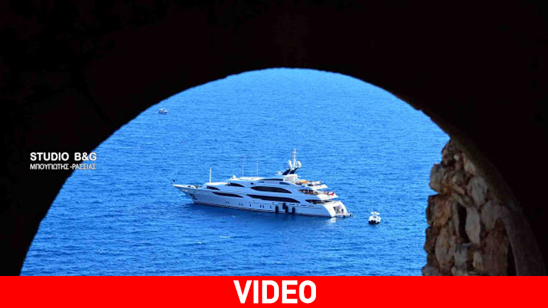 Ναύπλιο: Ένα Jaguar κέντρισε τα βλέμματα