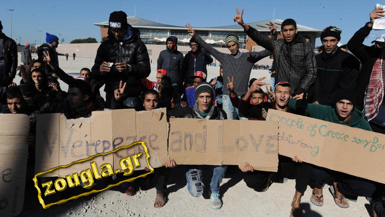 Μετανάστες έκλεισαν τον δρόμο στη Στουρνάρη