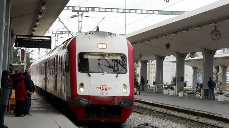 Συνεχίζουν τις απεργιακές κινητοποιήσεις οι σιδηροδρομικοί