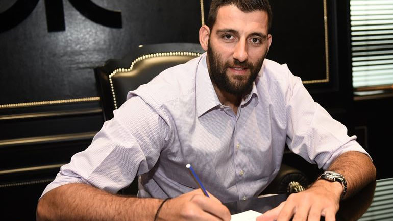 Μπουρούσης: «Τιμή μου»