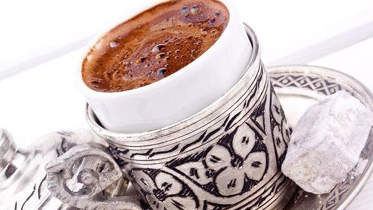 O ελληνικός καφές κρύβει μυστικά αντιγήρανσης!