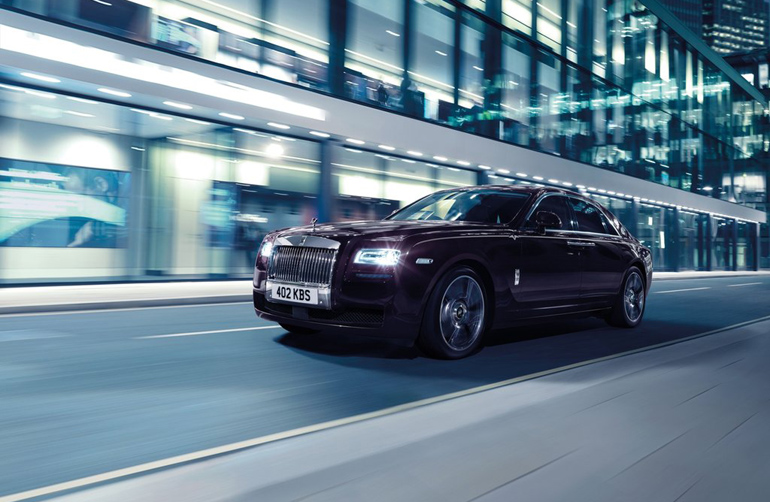Η rolls Royce Ghost...