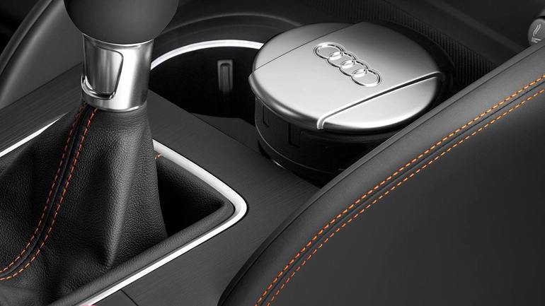 Τα τασάκια δεν είναι διακοσμητικά αλλά για να πετά ο καπνιστής τα τσιγάρα...