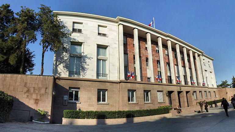 Έκλεισαν η γαλλική πρεσβεία και το προξενείο στην Τουρκία