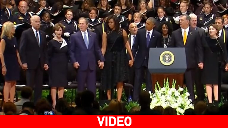 Ο Tζόρτζ Μπους άρχισε να χορεύει στο μνημόσυνο των θυμάτων του Ντάλας