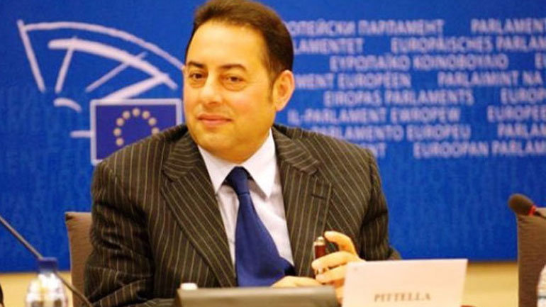 Τζιάνι Πιτέλα: «Ο Κάμερον δεν θα λείψει σε κανέναν»