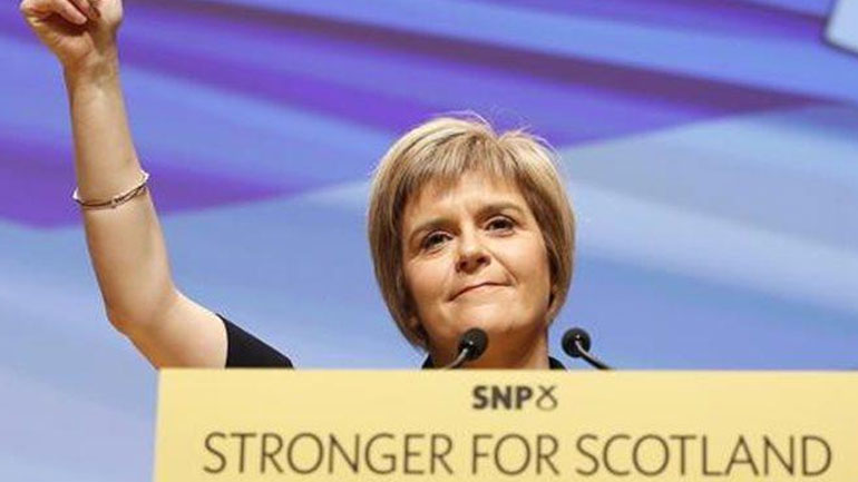 Πιέσεις της Στάρτζον στην Μέι για να παραμείνει η Σκωτία στην Ε.Ε.