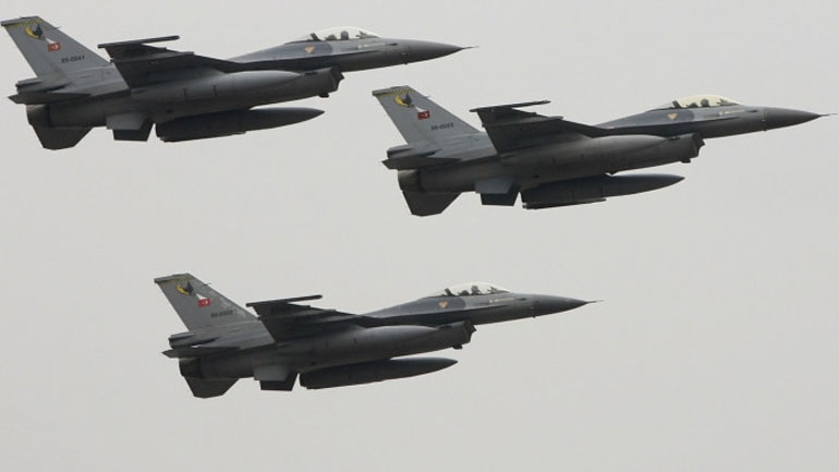 Μπαράζ παραβιάσεων από τουρκικά μαχητικά