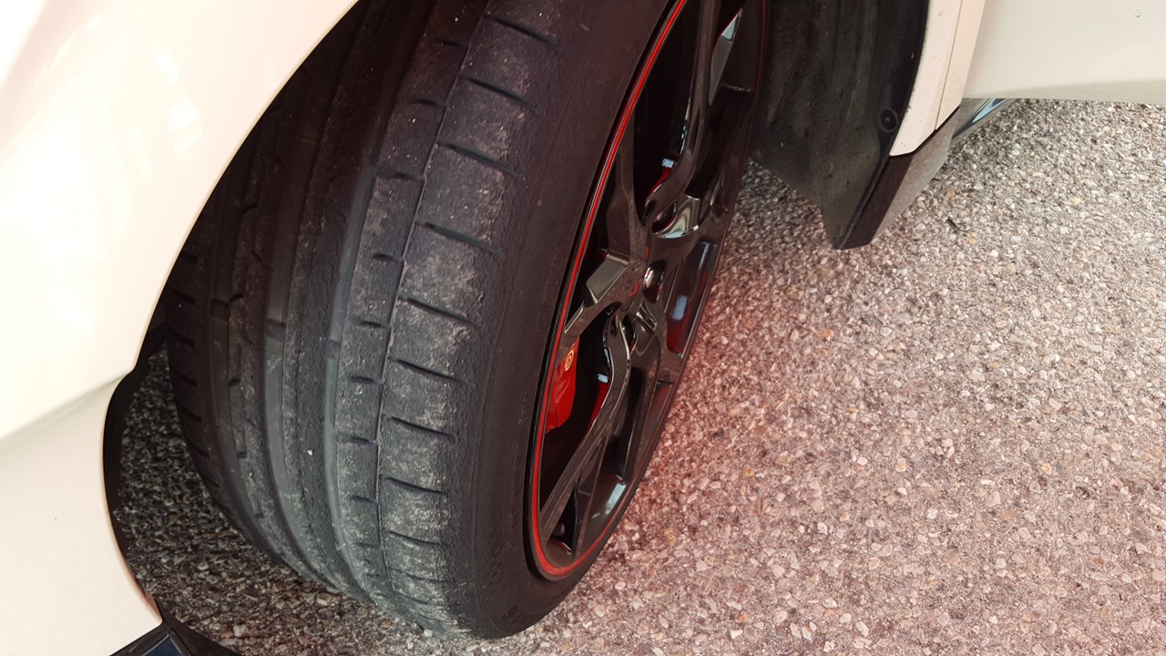 H οδήγηση στην πίστα μπορεί να μικρύνει την διάρκεια ζωής των ελαστικών...