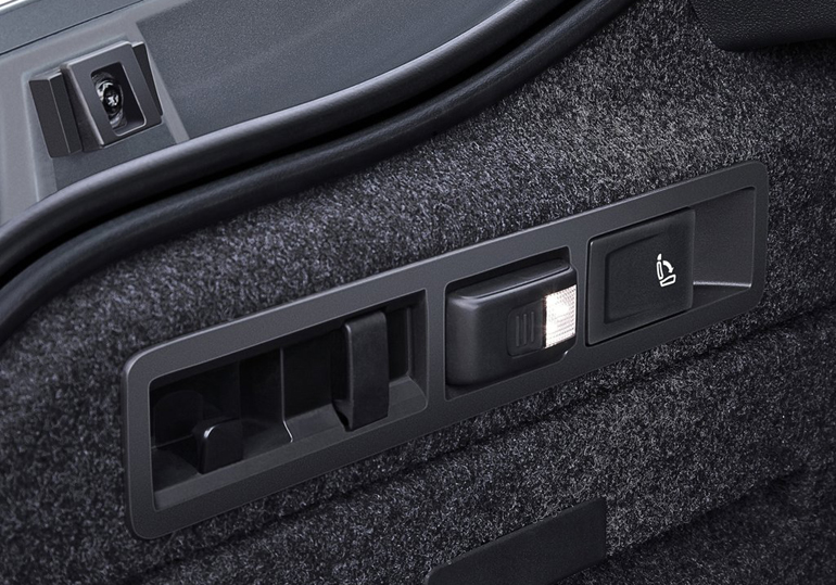 Άμα τραβήξεις τον διακόπτη πέφτουν χωρίς κούραση τα πίσω καθίσματα...