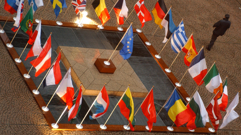 Οι Βρυξέλλες εκφράζουν την αλληλεγγύη τους προς τον γαλλικό λαό