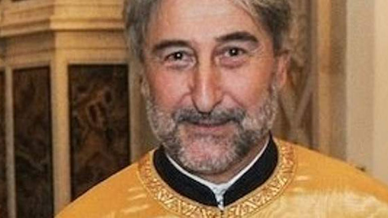 Ο Kρητικός ιερέας που ζει στη Νίκαια της Γαλλίας περιγράφει όσα βίωσε την ώρα του χτυπήματος