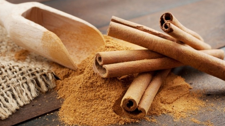 Κανέλα για πλούσια χείλη, μακριά μαλλιά, κοφτερό μυαλό και όχι μόνο