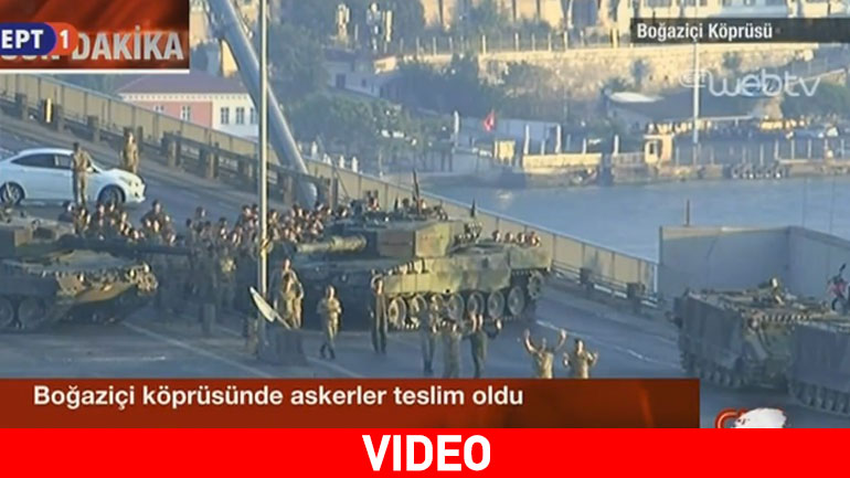 Παραδίνονται οι πραξικοπηματίες στρατιώτες