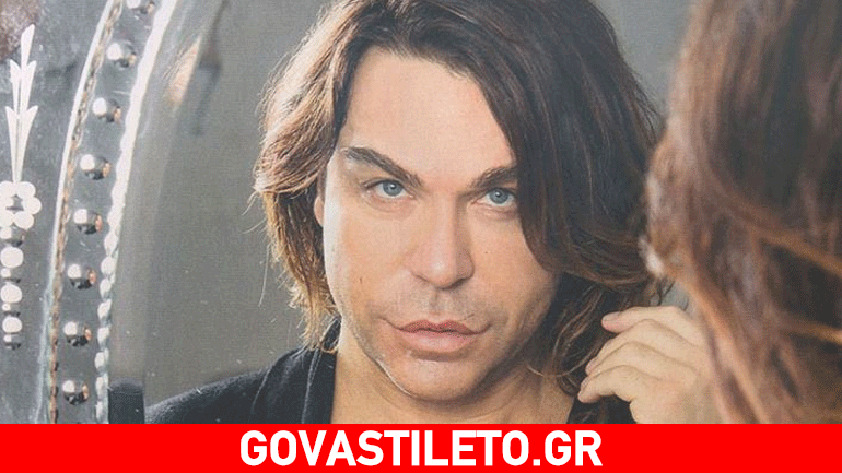 Τρύφωνας Σαμαράς: Μας υποδέχεται στο φωτεινό διαμέρισμα του στον Άλιμο